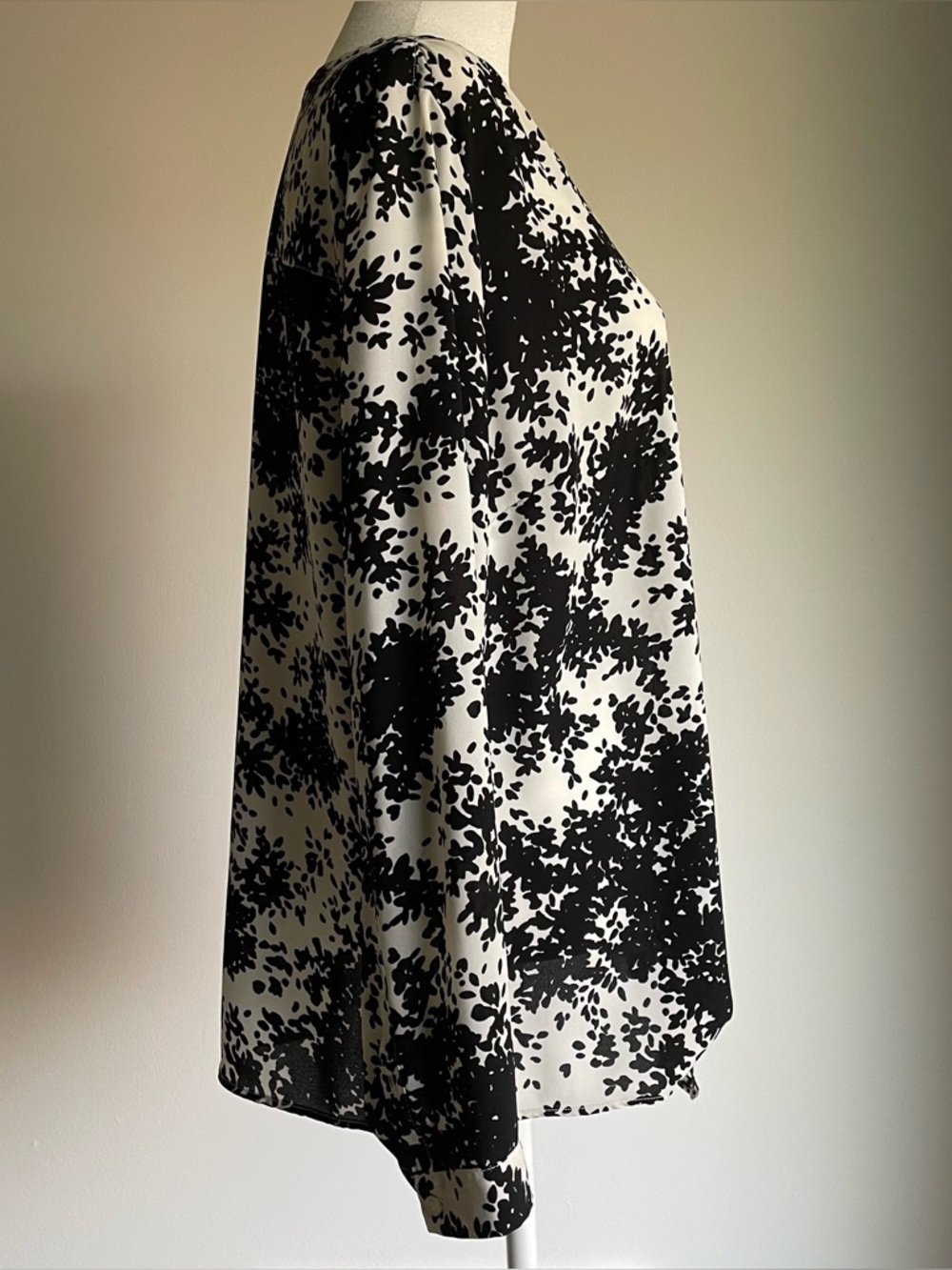 Talbots Black & White Tie-Hem Button Front Blouse NWOT, XP /XLP - Picture 2 of 9